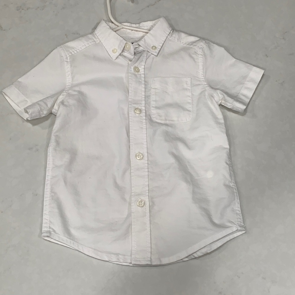 Carter’s 2t white button up shirt.